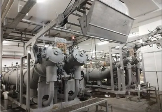 Banana jet dyeing machines