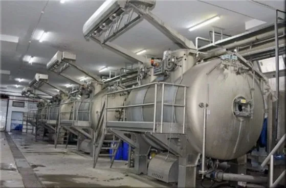 Dyeing jets on the mill floor